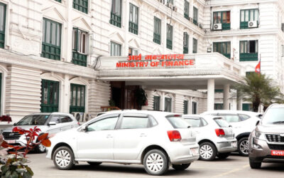 पूर्व राजनीतिक तथा प्रशासनिक पदाधिकारीले कानून विपरीत लिएका सुविधा कटौती