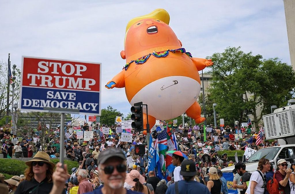 ट्रम्पविरुद्ध लाखौं जनता सडकमा, अमेरिकाभरि ३ हजारभन्दा बढी स्थानमा प्रदर्शन